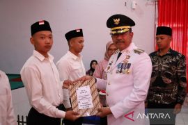 Bupati Madina serahkan remisi kemerdekaan dan remisi dasawarsa kepada 341 narapidana