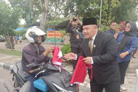 Ketua DPRD Banjarbaru apresiasi pembagian bendera usai HUT ke-80 RI
