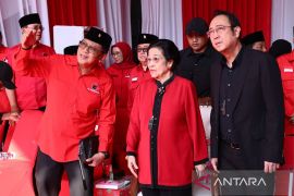Megawati sebut PDIP harus jadi garda terdepan menghadapi tantangan