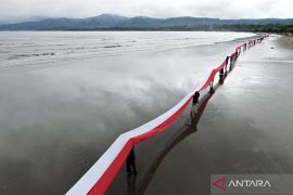 Pembentangan bendera Merah Putih 580 meter di Konawe Page 2 Small