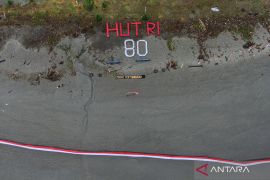 Pembentangan bendera Merah Putih 580 meter di Konawe Page 1 Small