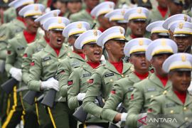 Prajurit Kodaeral VI gelar upacara HUT RI di bawah laut