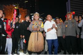 Kapolri dan Mensesneg saksikan Karnaval Kemerdekaan di Bundaran HI