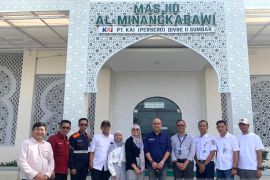 Tim penilaian Indonesia Muslim Travel Index (IMTI) 2025 apresiasi fasilitas ramah muslim di Stasiun Padang