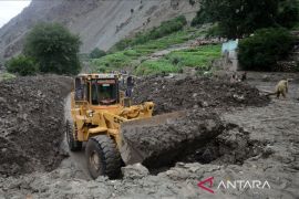 Lebih dari 350 orang tewas akibat banjir bandang-longsor di Pakistan
