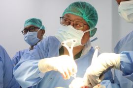 Penggunaan robot di operasi ganti sendi lutut agar minim invasif