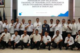 Kemenhub melatih pengemudi angkutan barang Bekasi wujudkan zero ODOL