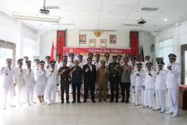 25 kepala desa di Samosir mendapat perpanjangan masa jabatan dua tahun