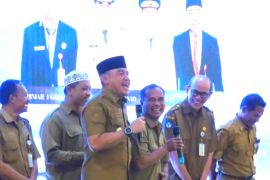 Bupati Tanah Laut ajak tenaga pendidik berkomitmen majukan pendidikan