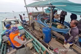 Tim SAR cari penambang timah hilang di Pantai Penganak Bangka Barat