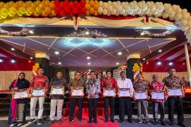 SKK Migas Sumbagut dan KKKS raih penghargaan CSR dari Bupati Kampar