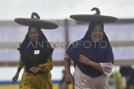 Perlombaan sambut tradisi mandi safar di Jambi