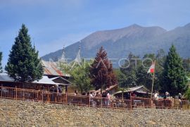 Berwisata ke Nagari Pariangan Page 2 Small