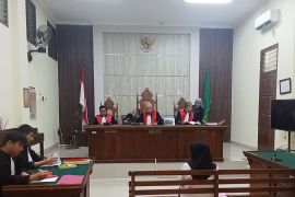 Terdakwa korupsi dana BOKB pada Dinas PPKB Tubaba akui palsukan tanda tangan