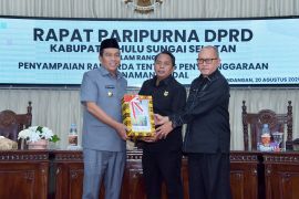 DPRD-Pemkab HSS bahas Raperda penyertaan penanaman modal BPR