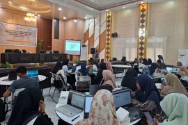 Disdikbud Aceh Besar latih 304 operator pendataan sekolah