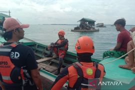 Tim SAR Babel bersama warga cari penambang hilang di Penganak