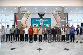Bupati Garut mendukung pengusulan pahlawan nasional KH Anwar Musaddad