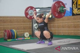 Klarisa lifter putri Jambi lolos seleknas Sea Games 2025