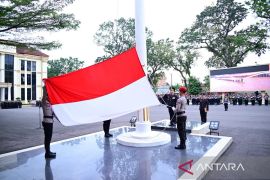 Wakapolda Jambi Brigjen Pol Mustaqim saat memimpin upacara HUT RI ke-80
