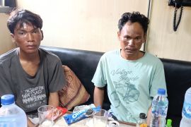 Tim SAR gabungan berhasil temukan dua ABK KM Osela, enam orang masih dicari