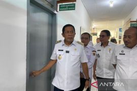 Wagub sidak kedisiplinan pelayanan di Disketspang  Sultra