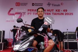 Pemenang hadiah utama HUT PT Timah menangis haru