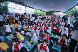 200 siswa SD Surabaya ikuti lomba mewarnai Pertamina Enduro