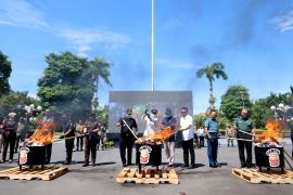 Pemkot Surabaya pastikan lawan peredaran rokok ilegal