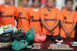 Polres Simalungun ungkap jaringan narkoba di Danau Toba, lima tersangka diringkus