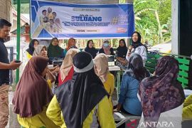 PKM-PM UNP bantu Desa Singkaring olah limbah ikan jadi pupuk organik-pakan ternak