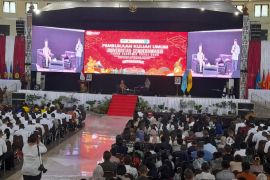 Pj Gubernur Papua ajak mahasiswa Uncen terus kembangkan kapasitas diri