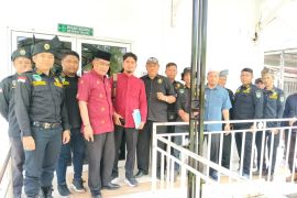 Tanahnya akan dieksekusi, Ketua LHMR Dumai Datuk Zamhur ikuti sidang perlawanan di Pengadilan