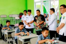 Penyaluran tunjangan profesi guru di wilayah Pasaman-Pasaman Barat semakin cepat dan akuntabel