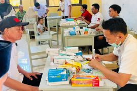 Tim Nakes Bangkit Gelar Baksos Kesehatan Gratis di Lombok Timur