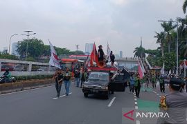 Menko Yusril persilakan masyarakat sampaikan aspirasi saat demo di DPR