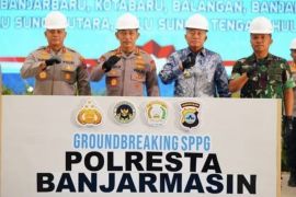 Kapolri letakkan batu pertama pembangunan SPPG Polresta Banjarmasin