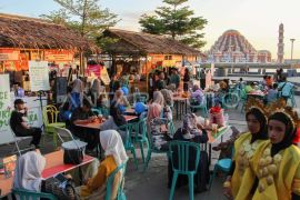 Dinsos Makassar gandeng KPJ menangani pengamen di kawasan Pantai Losari