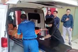 Polisi bawa jenazah terduga Kacab Bank di Jakarta ke RS Polri