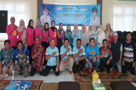 Peserta sunatan massal gratis Dinkes Kalsel lebihi kuota