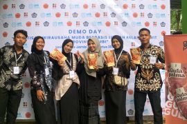UNS terlibat pada Demo Day Perintisan Wirausaha Muda Berbasis Limbah Kelapa Sawit di Jambi