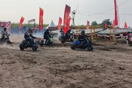 Puluhan pembalap vespa berlaga di KSF 2025