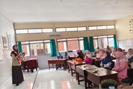 Mengajak orang tua ikut peduli pada rencana masa depan anak