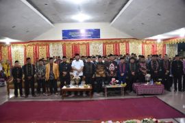 Wako Fadly Amran buka Festival Petatah Petitih