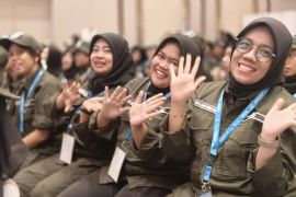 Prabowo: Lulusan Sekolah Rakyat harus angkat derajat keluarga miskin