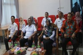 Tanah Laut receives neglected tropical diseases eliminatioin certificate