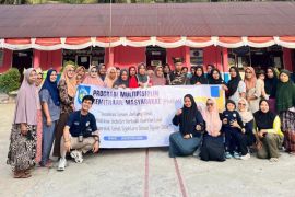 PMKM dosen UNP beri edukasi kesehatan dan pelatihan industri dukung SDGs