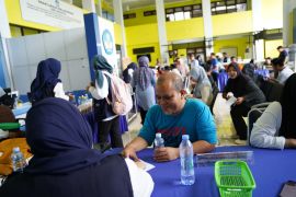 LLDIKTI XI-STIKES ISFI peduli cek kesehatan gratis bagi karyawan