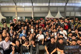 Pelajar ikuti turnamen e-sport Piala Riski Sadiq di Tulungagung