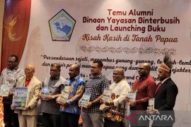 Alumni Yayasan Binterbusih diharapkan terus berkontribusi untuk pengembangan Papua
